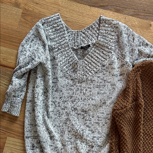 Sweater bundle - Picture 2 of 5